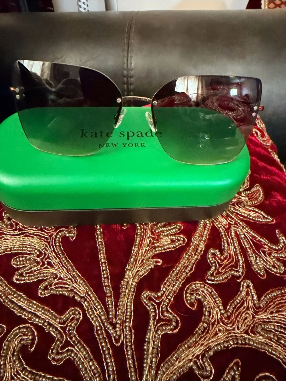 Kate Spade New York Women's Ariella Gradient Red Rimless Sunglasses